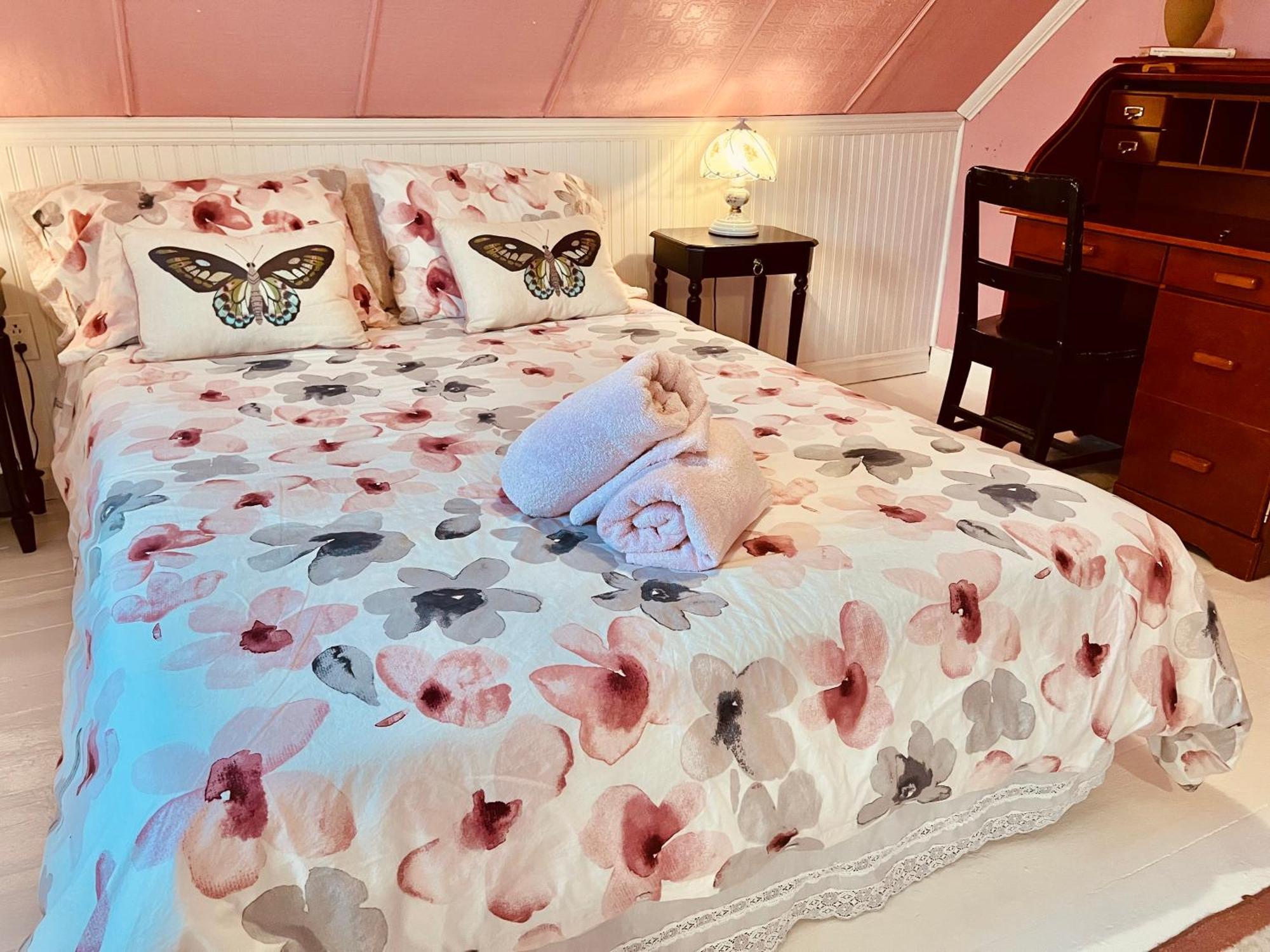Bed & Cafe Petit Papillon Bed & Breakfast Grandes-Bergeronnes Exterior photo