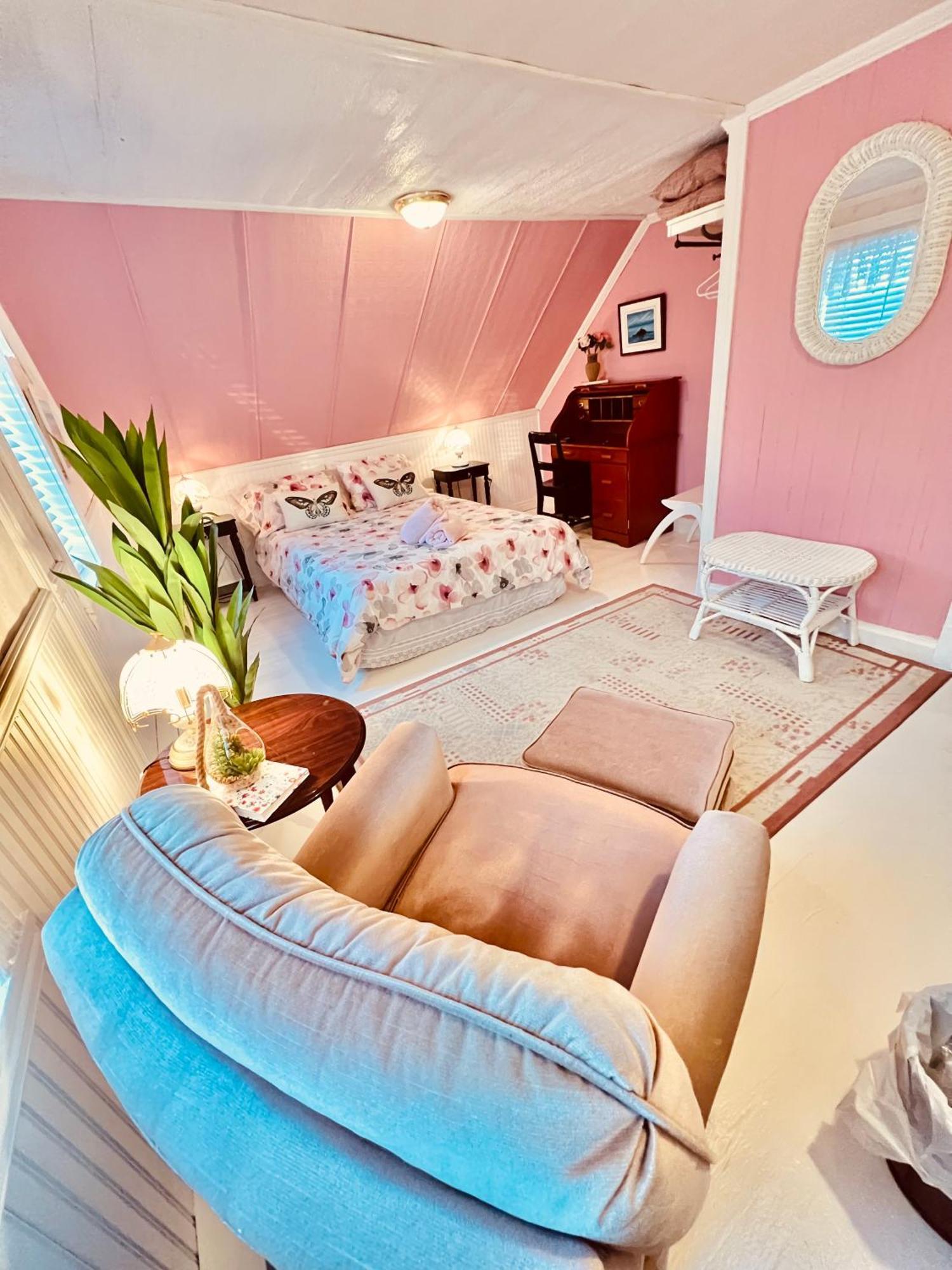 Bed & Cafe Petit Papillon Bed & Breakfast Grandes-Bergeronnes Exterior photo